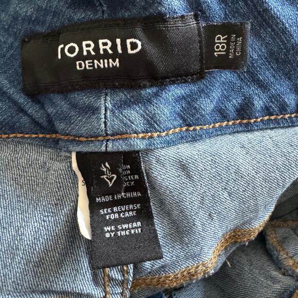 Torrid Denim Jeans Stretch Skinny Triple Buttons Plus Size 18 - Picture 8 of 9